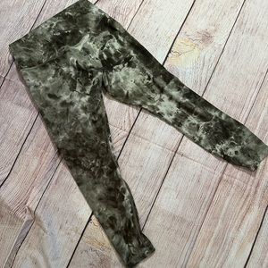 EUC/like new sz8 Lululemon Diamond Dye Align Leggings 25”